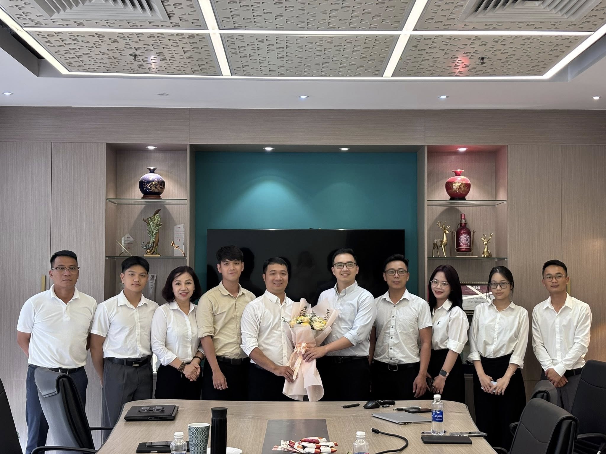 Trang chủ 22 nhan vien 1