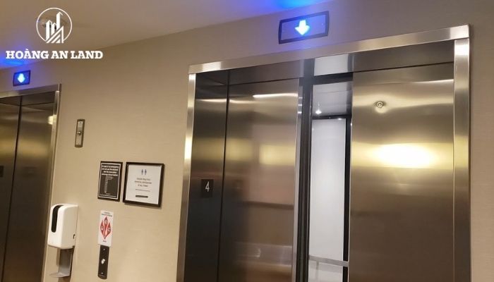 Giải đáp thực tế: Có nên ở tầng trên cùng của chung cư? 3 Chung cư tầng cao nhất có sự bất tiện và mất thời gian khi di chuyển bằng thang máy